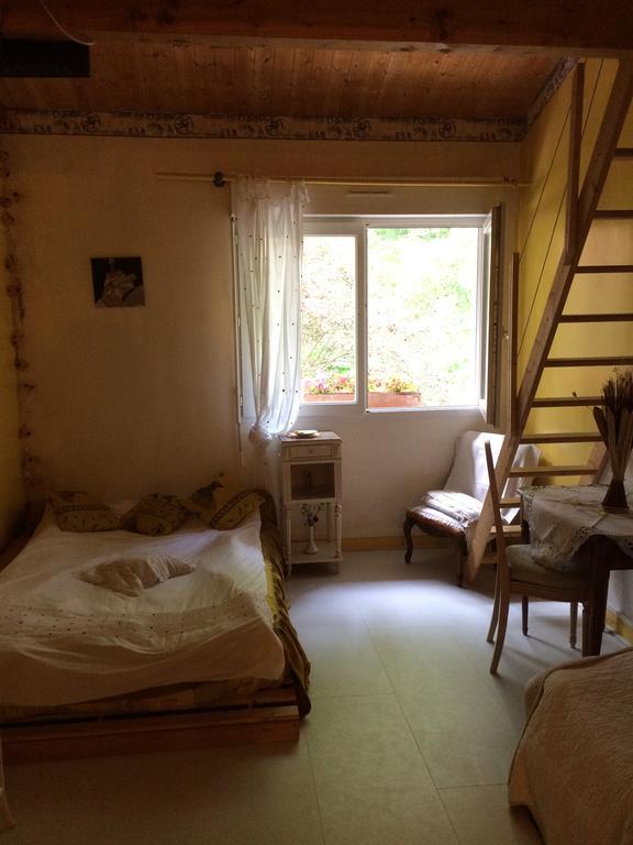 Beau Site Guimauve Et Vieilles Dentelles Bed & Breakfast Royères-Saint-Léonard Exterior foto